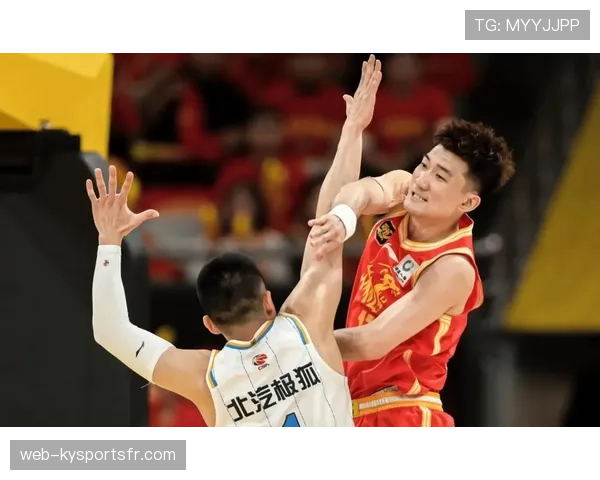 孙铭徽训练完直接干了三碗饭，这食量是真不拿自己当外人啊