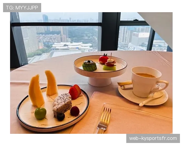 梁伟铿训练完直接打车去喝下午茶，这松弛感谁懂